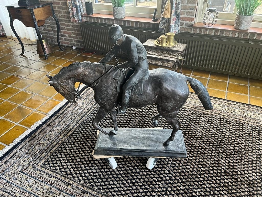 Bronzen beeld Paard met ruiter, Antiek en Kunst, Ophalen, 50 - 100 cm, Brons, Op sokkel