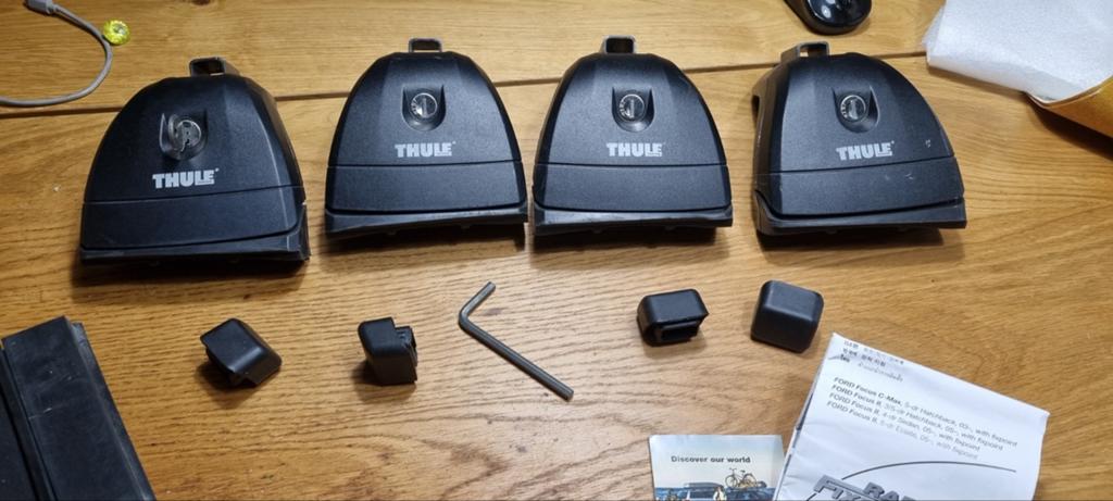 Thule Rapid System 751 voetenset
inclusief extra's, Auto diversen, Dakdragers, Ophalen of Verzenden