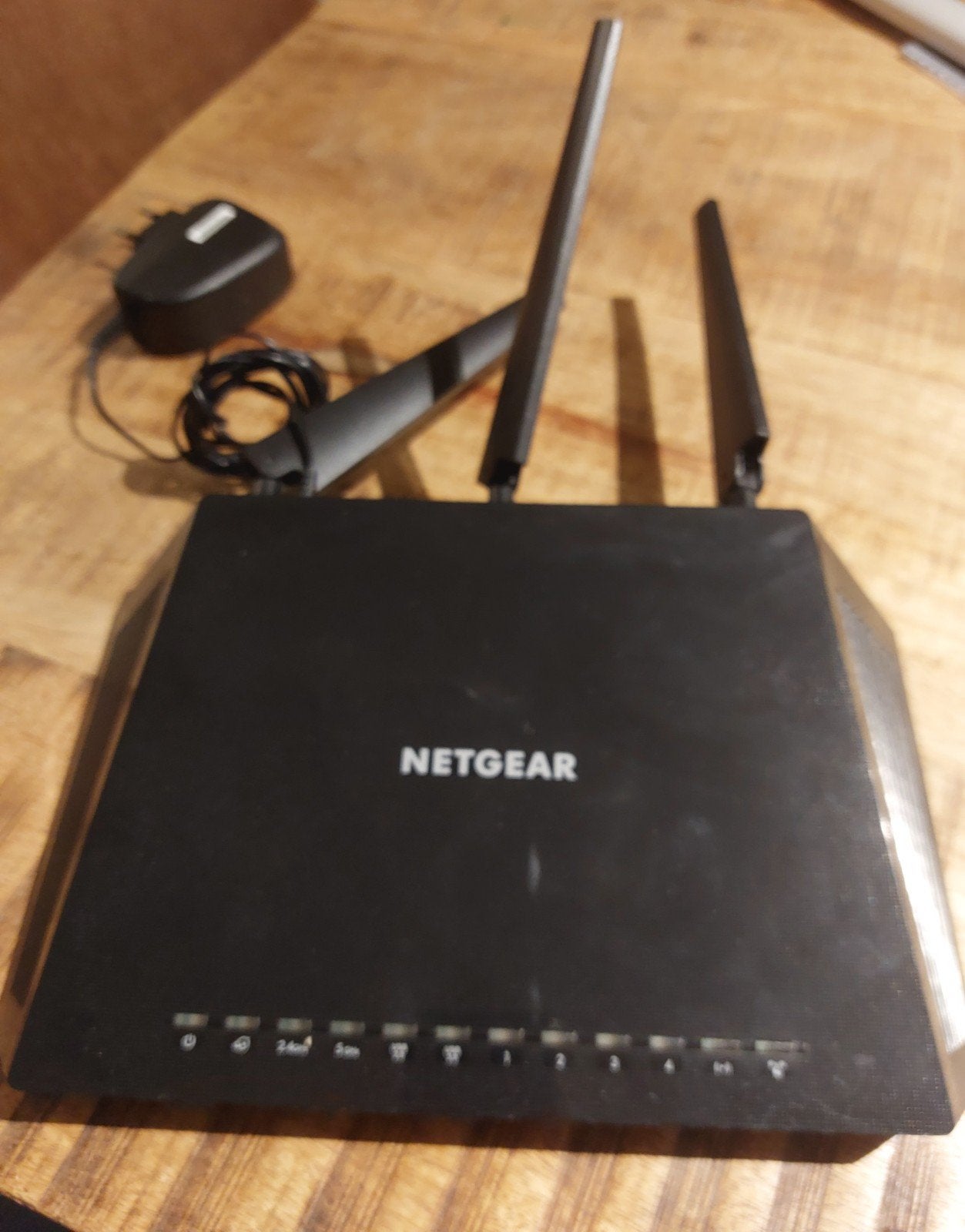 Router Netgear AC1900-R6800-, Computers en Software, Routers en Modems, Ophalen of Verzenden, Gebruikt, Router