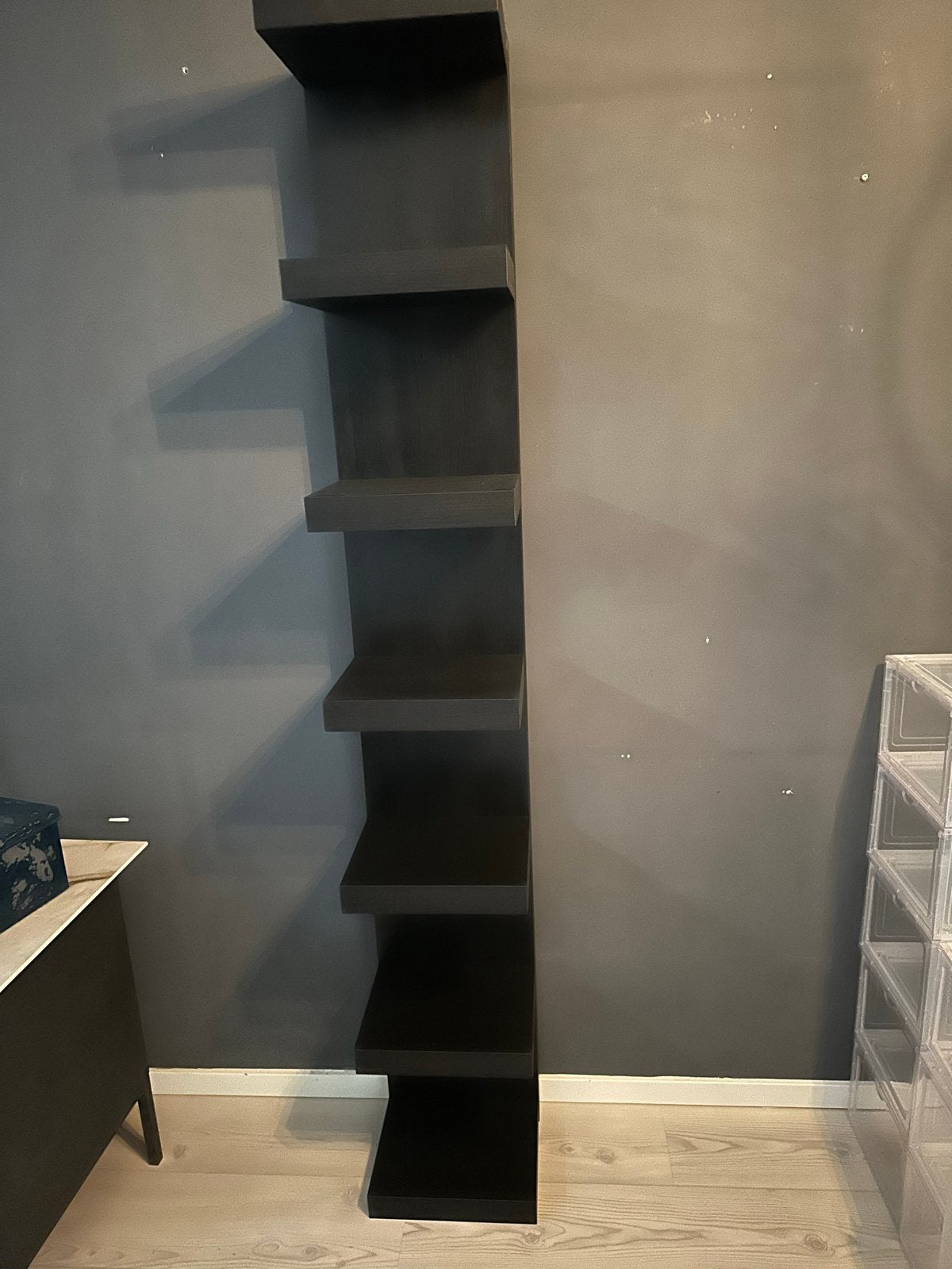 Zwarte wandkast met schappen, Ophalen, Minder dan 50 cm, Gebruikt, 200 cm of meer