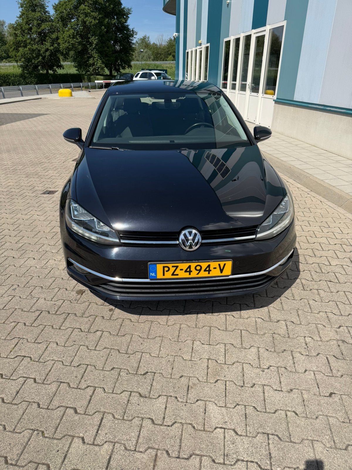Volkswagen Golf 1.0 TSI 110pk 5D 2017 Zwart, Auto's, Stof, Zwart, Handgeschakeld, Grijs