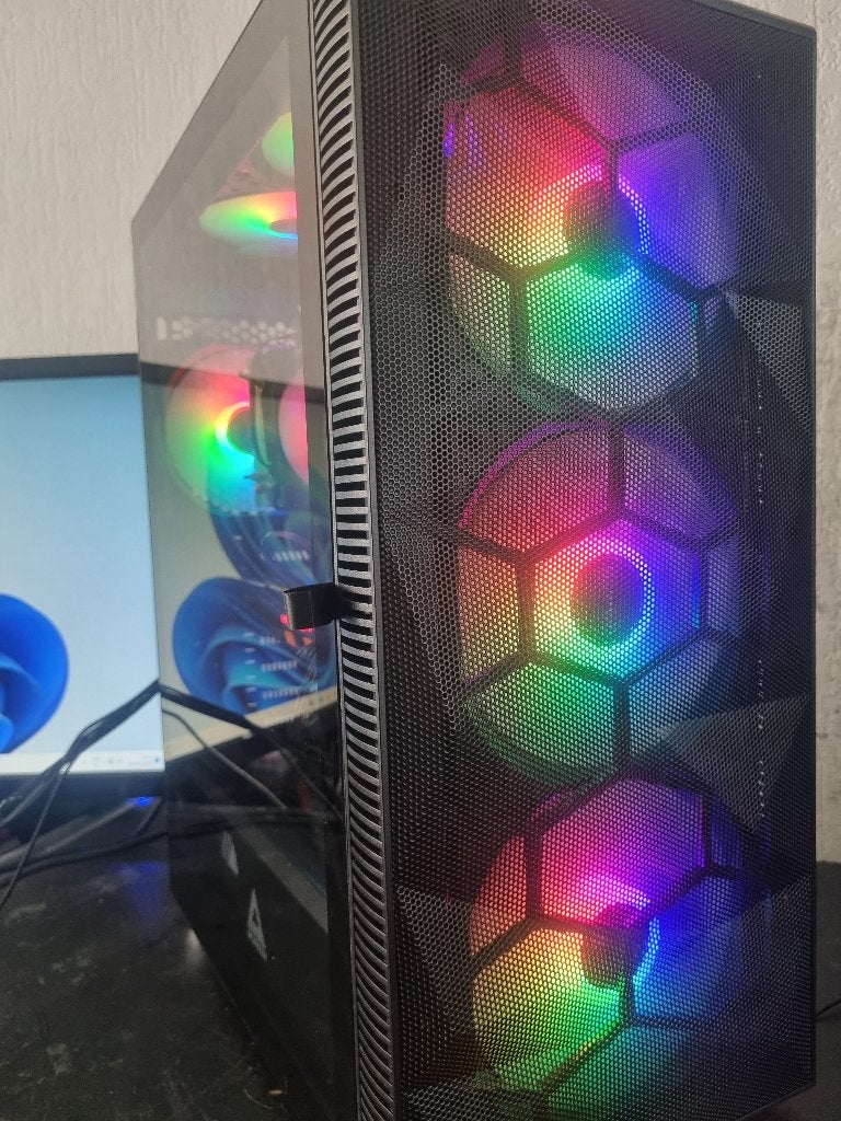 RTX 4070 ryzen 7 5800x 8-core,32GB DDR4 RAM,wifi,win11,perf., Virtual Reality, Ophalen of Verzenden, Zo goed als nieuw, HDD