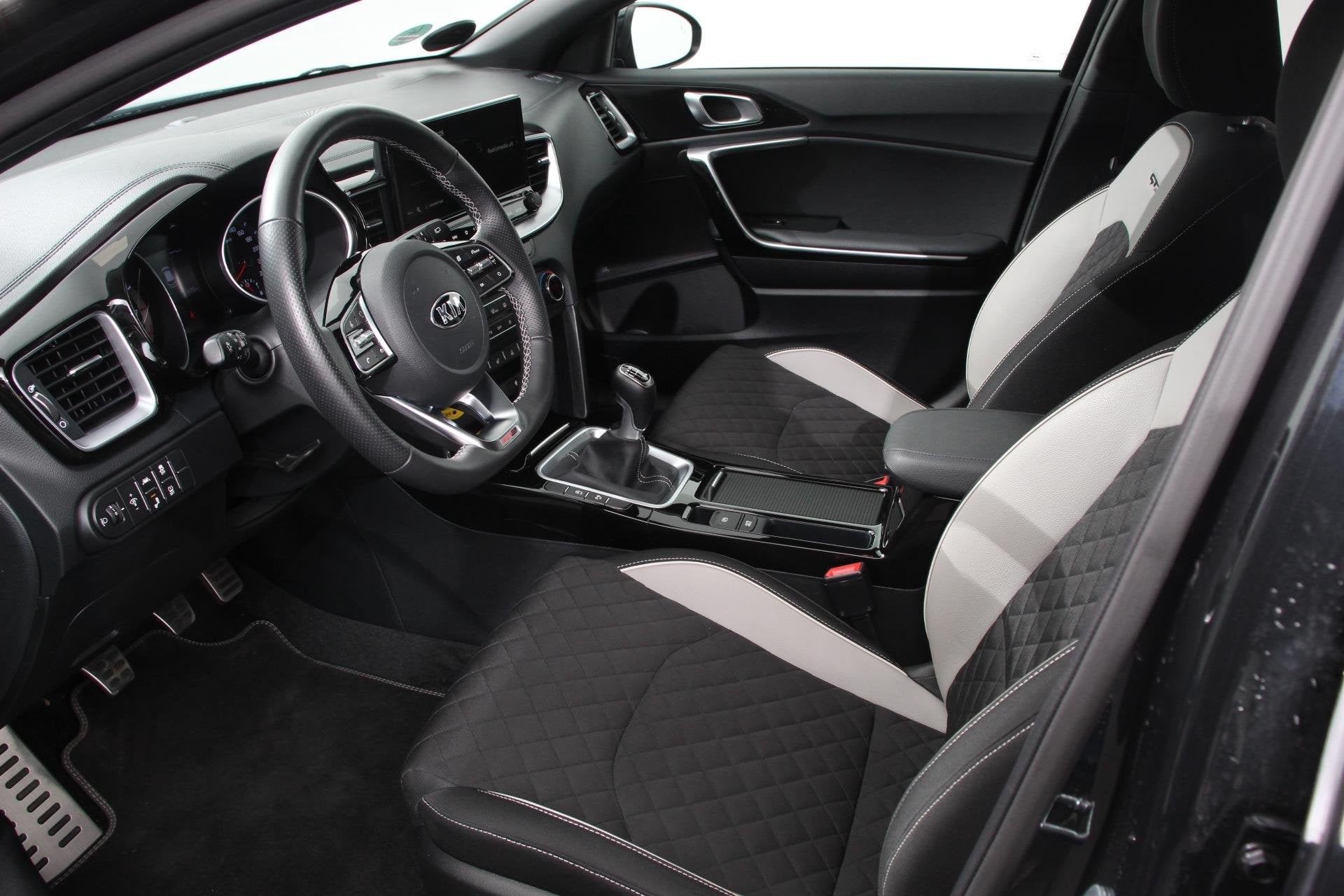 Kia ProCeed 1.0 T-GDI 120pk GT-Line Navigatie Climate Contro, Auto's, Voorwielaandrijving, Stof, Gebruikt, Zwart