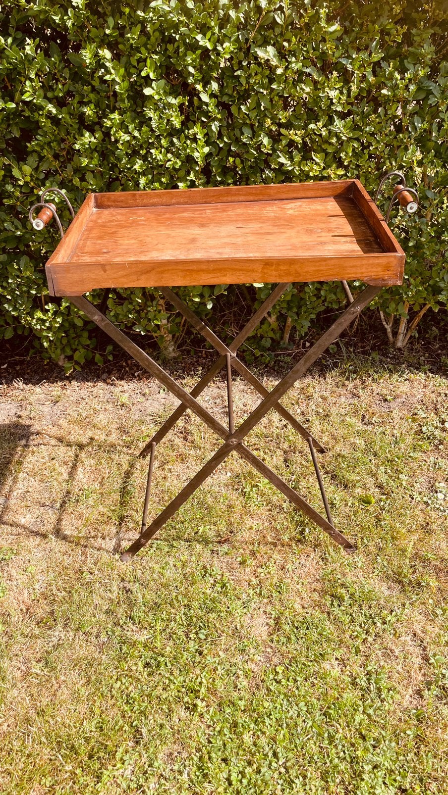 Vintage dienbladtafel met inklapbaar metalen onderstel., Ophalen