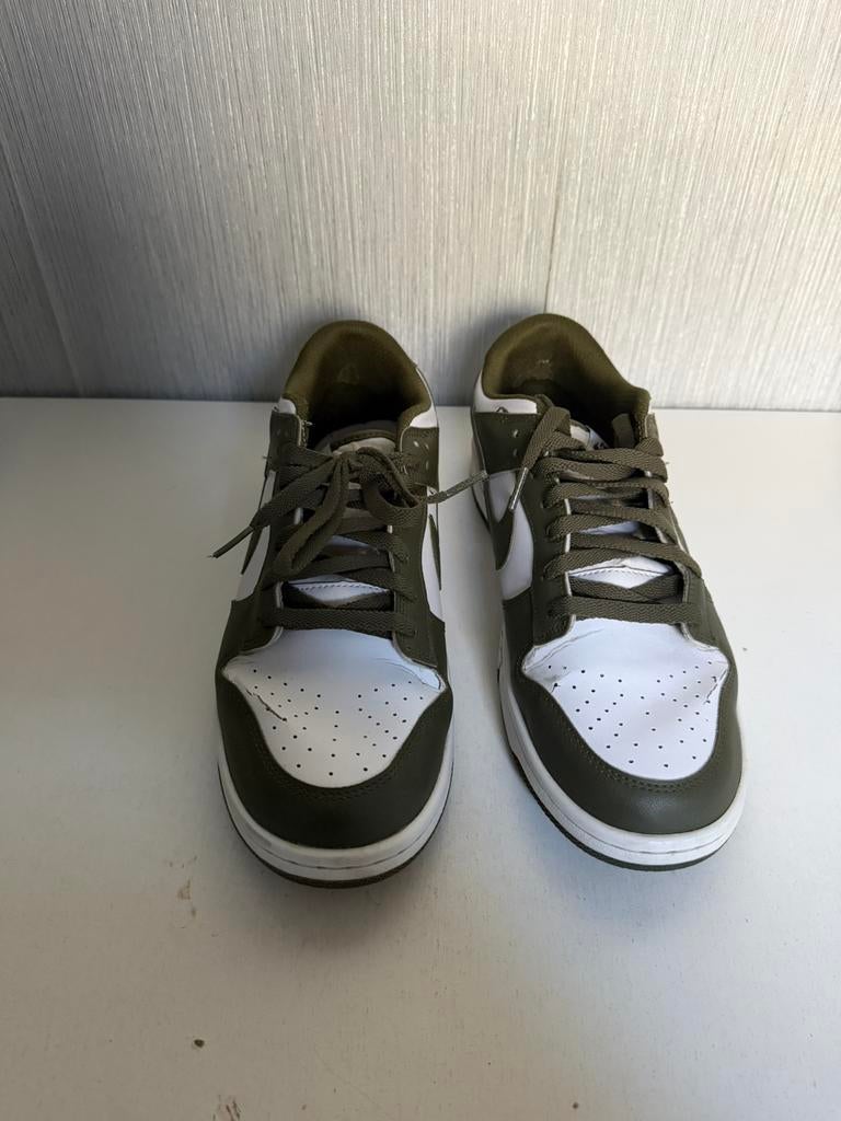 Nike dunk medium olive - 44, Kleding | Heren, Schoenen, Overige kleuren, Ophalen of Verzenden, Sneakers of Gympen, Gedragen