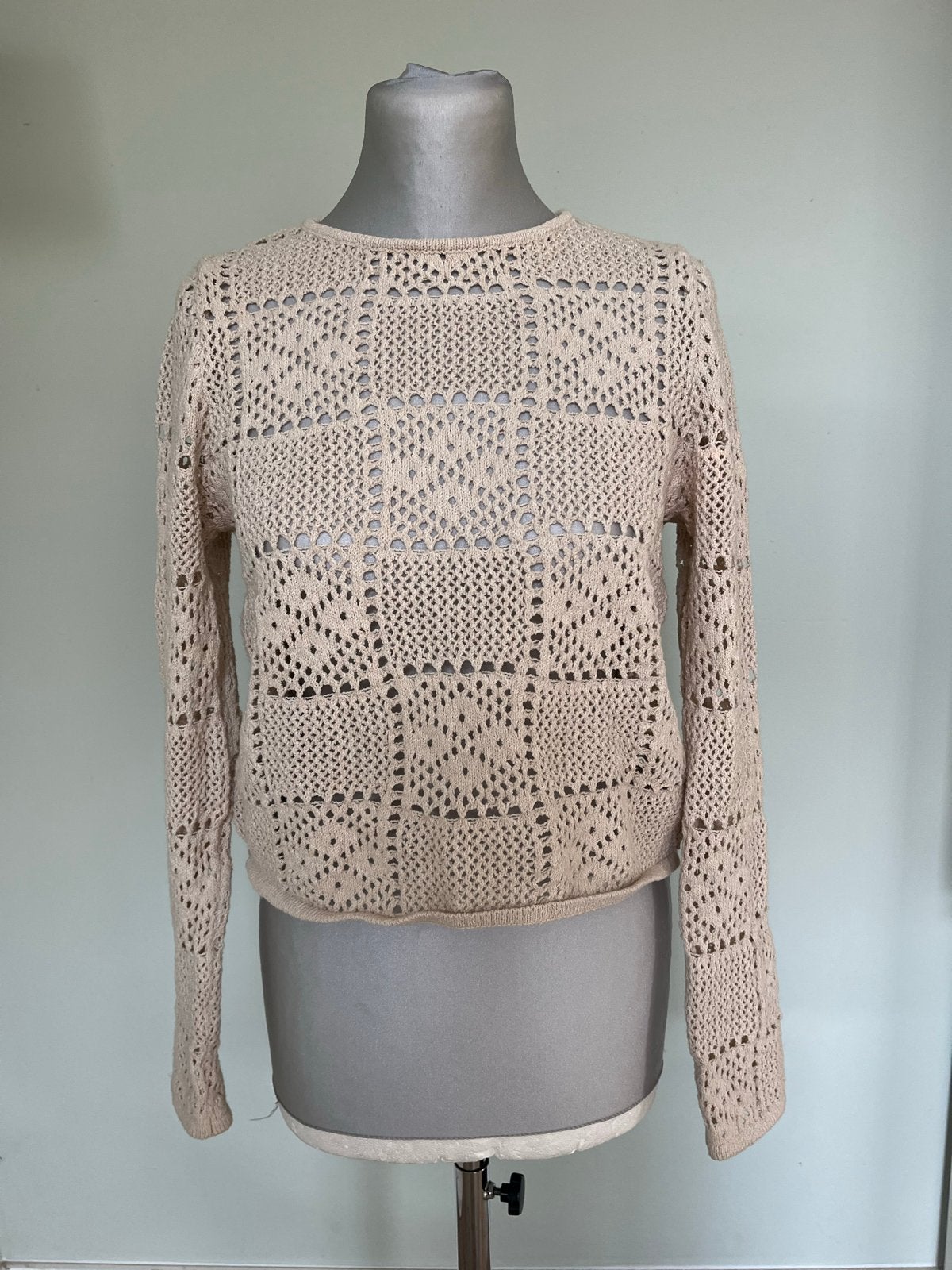 Mango gehaakt truitje - Zo goed als nieuw, Kleding | Dames, Ophalen of Verzenden, Zo goed als nieuw, Maat 38/40 (M), Beige