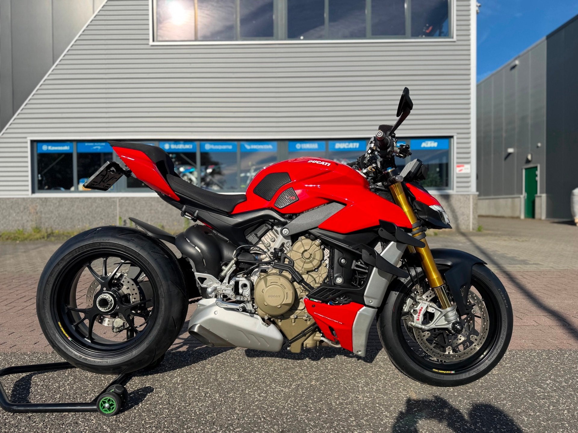 Ducati Streetfighter V4 S Desmo TOPSTAAT! Garantie mog, Via Antonio Cavalieri Ducati 3
40132  Bologna, IT, Bedrijf, Meer dan 35 kW