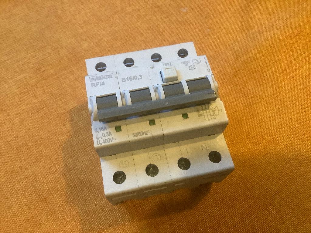 3 fase aardlek automaat B16 300ma, Verzenden, Gebruikt, Overige typen