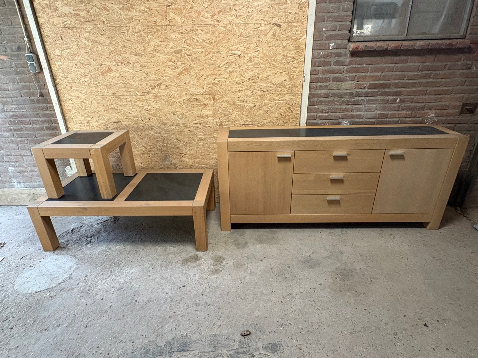 Mooie dressoir kast en tafel, Huis en Inrichting, Kasten | Dressoirs, Ophalen, Zo goed als nieuw, 25 tot 50 cm