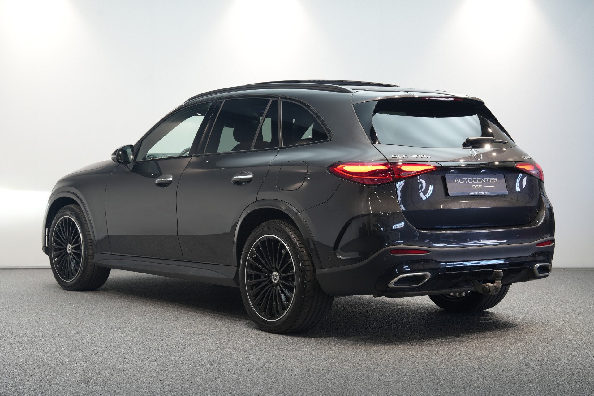 Mercedes-Benz GLC 300e 4MATIC AMG Premium+  LUCHTVERING, Auto's, Automaat, 12 maanden, Gebruikt, Euro 6