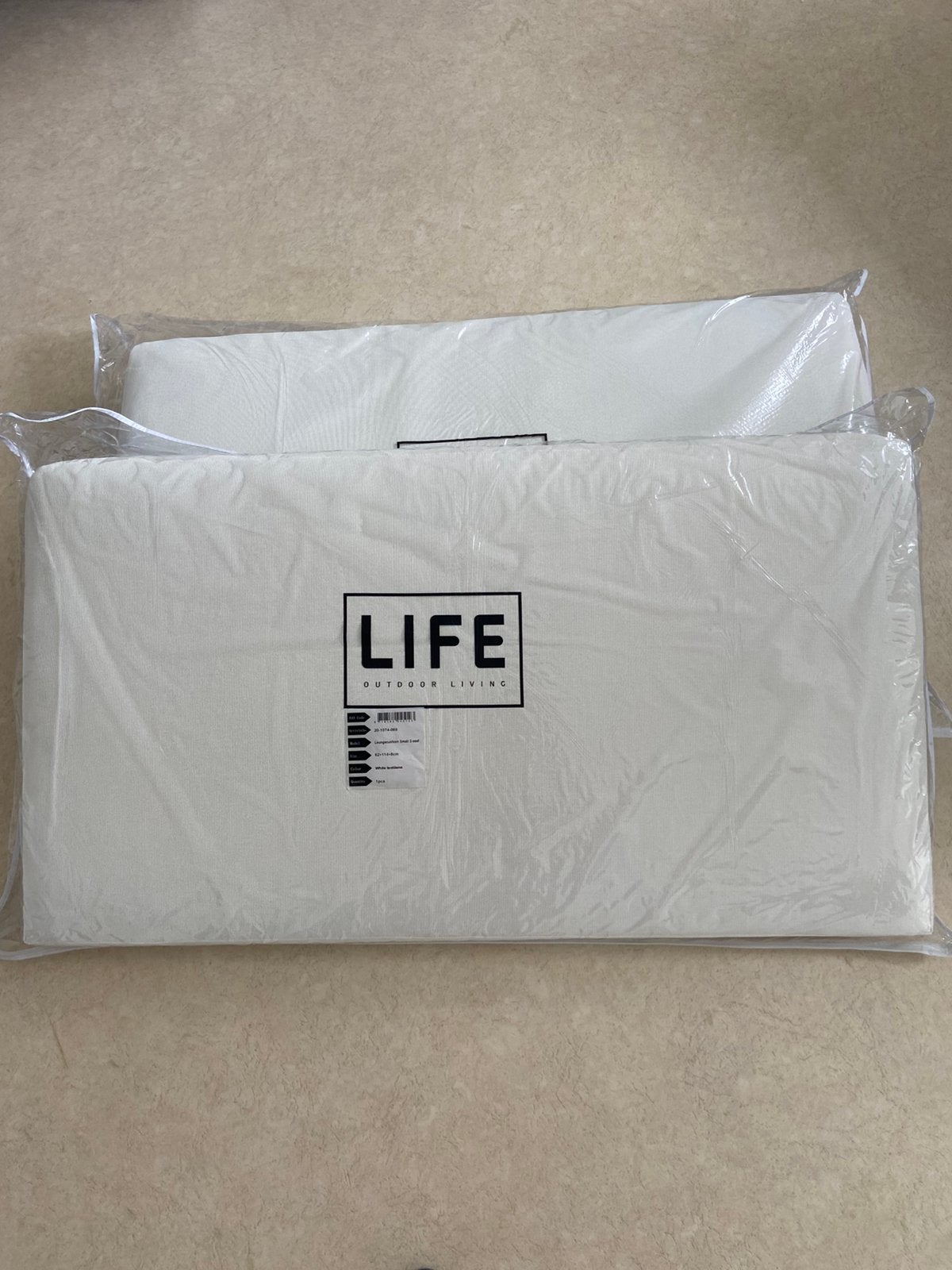 Nieuw LIFE outdoor kussen wit in de verpakking., Ophalen, Nieuw