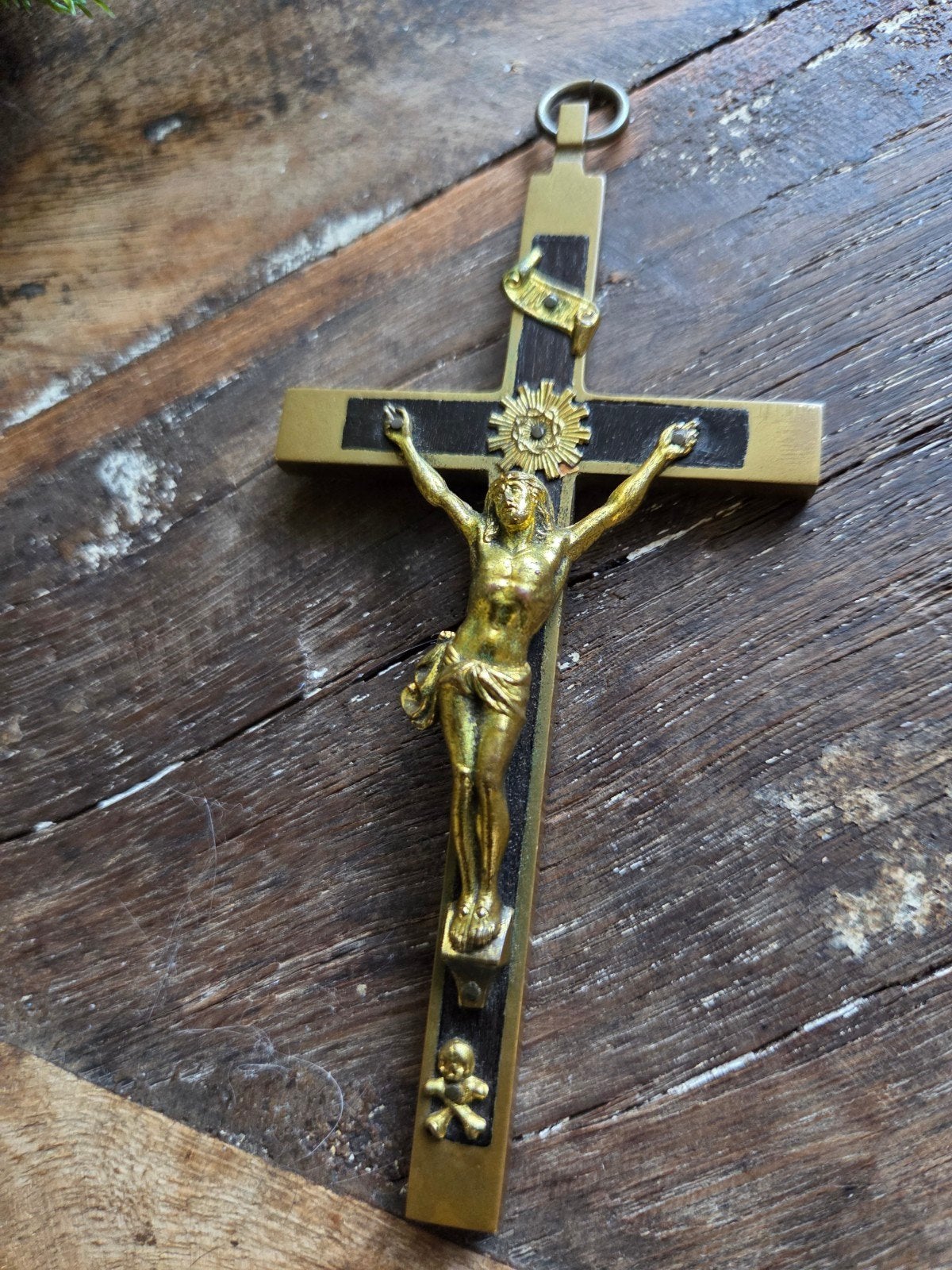 Antiek Kruisbeeld met Christusfiguur - Messing en Hout, Antiek en Kunst, Antiek | Religie, Ophalen of Verzenden