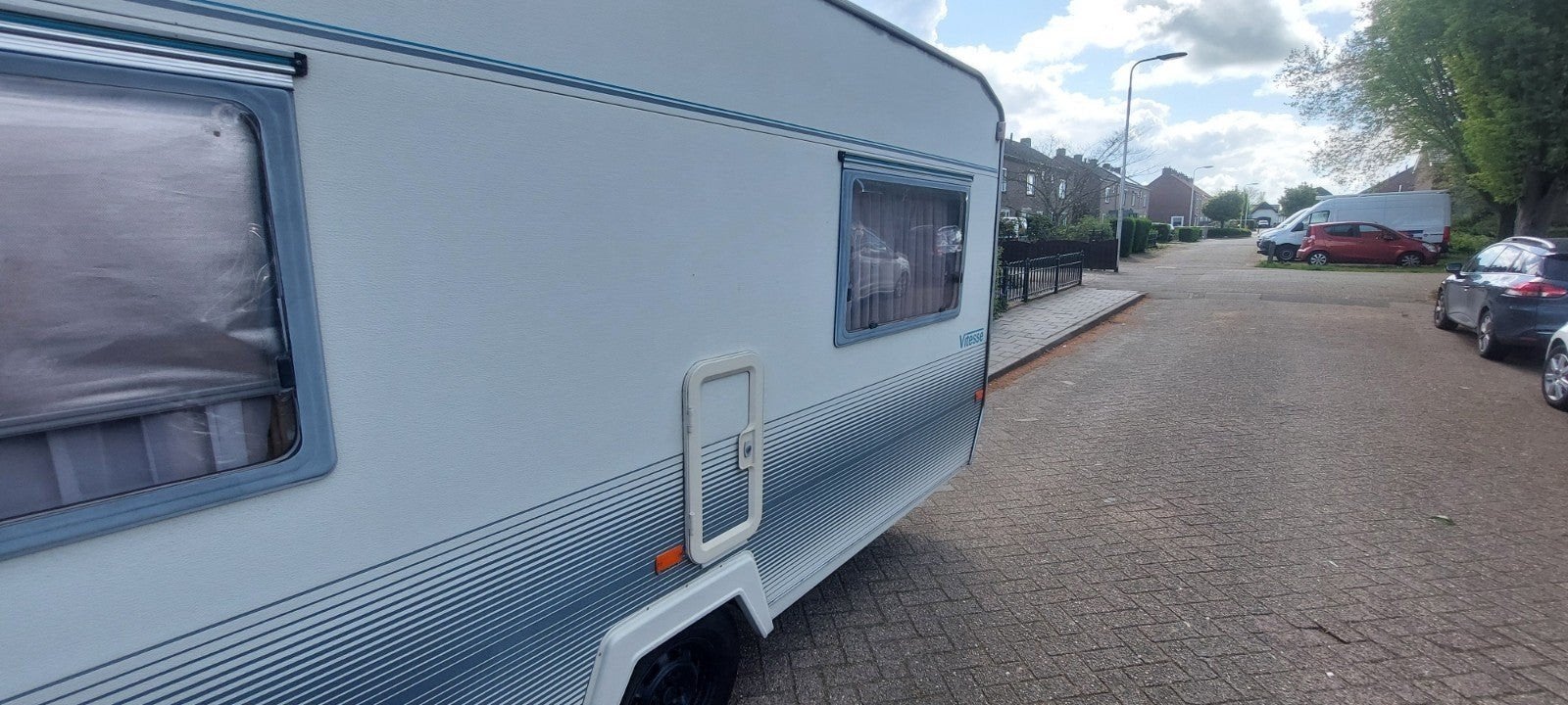 Beyerland Vitesse 430TM met voortent en luifel, Caravans en Kamperen, Particulier