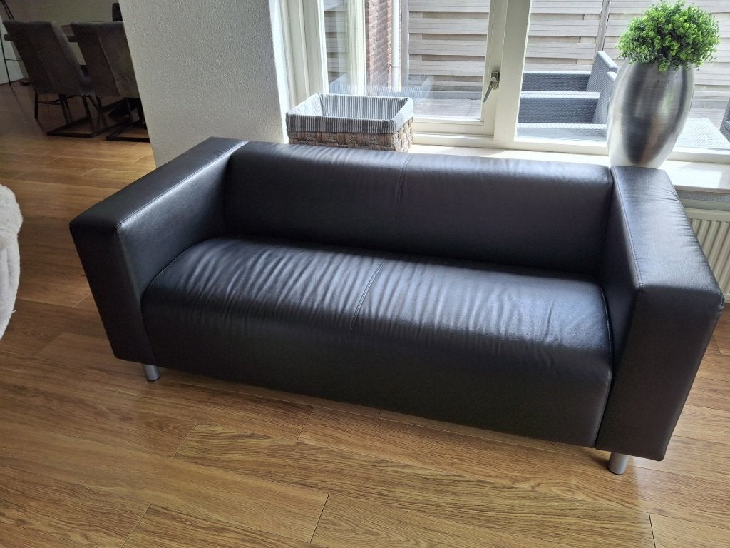 Solide 2-zitsbank Zwart., Ophalen, Minder dan 75 cm, Tweepersoons, Zo goed als nieuw