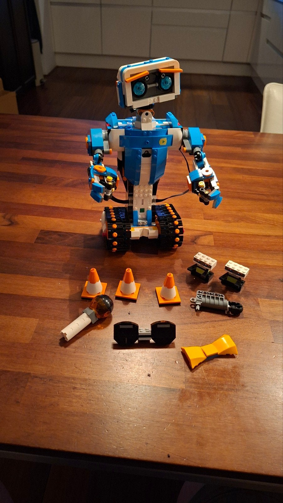 Lego Boost 17101 Creatieve gereedschapskist - Compleet, Overige thema's, Lego, Ophalen of Verzenden, Zo goed als nieuw