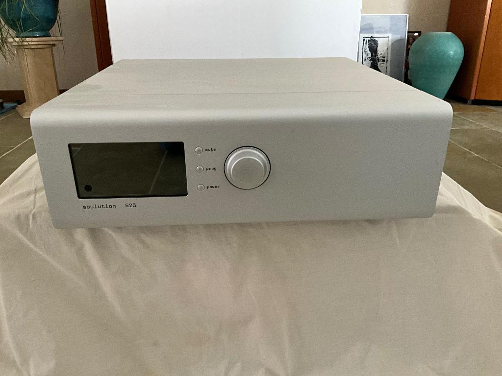 Soulution 525 voorversterker 2,5 jaar oud als nieuw, Zo goed als nieuw, 120 watt of meer, Stereo, Ophalen