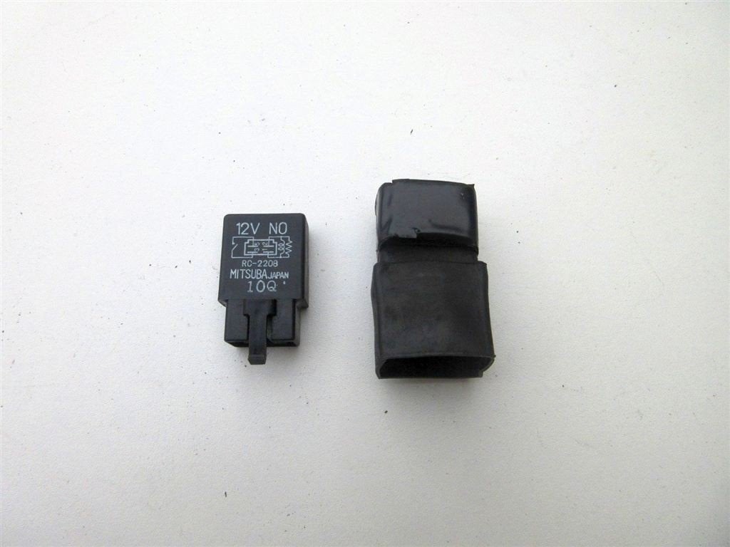 Relais RC-2208 Honda ST1100 CBF600 CBR900 CBR1000 VFR750 etc, Motoren, Ophalen of Verzenden, Gebruikt