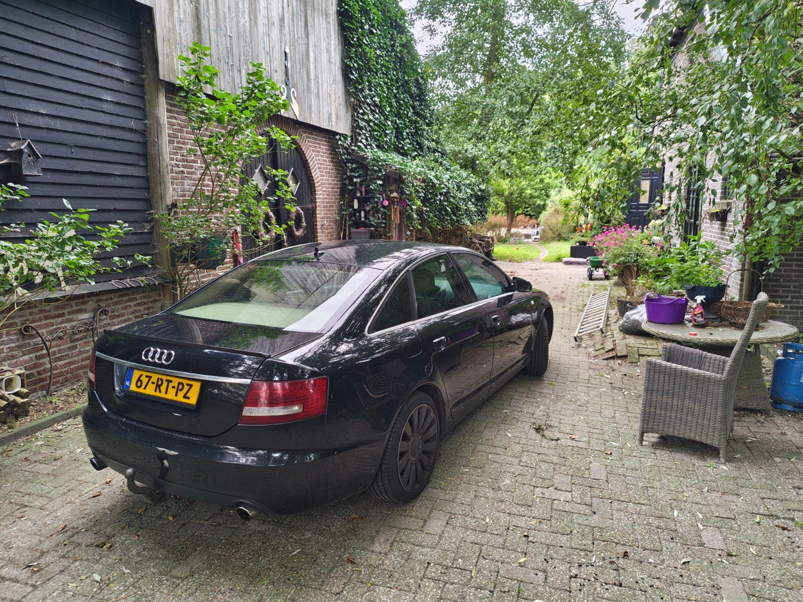Audi A6 2.4 V6 130KW Multitronic 2005 Zwart, Auto's, 1800 kg, Beige, Zwart, Particulier