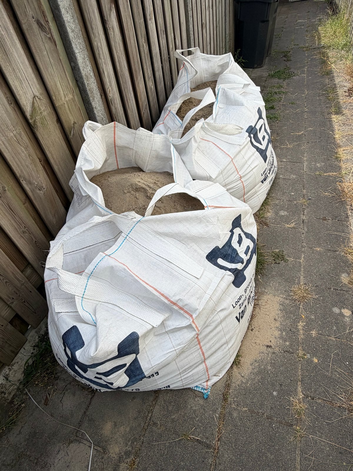 Gratis zand af te halen tegen kleine vergoeding, Tuin en Terras, Zand, Ophalen, Gebruikt, Ophoogzand