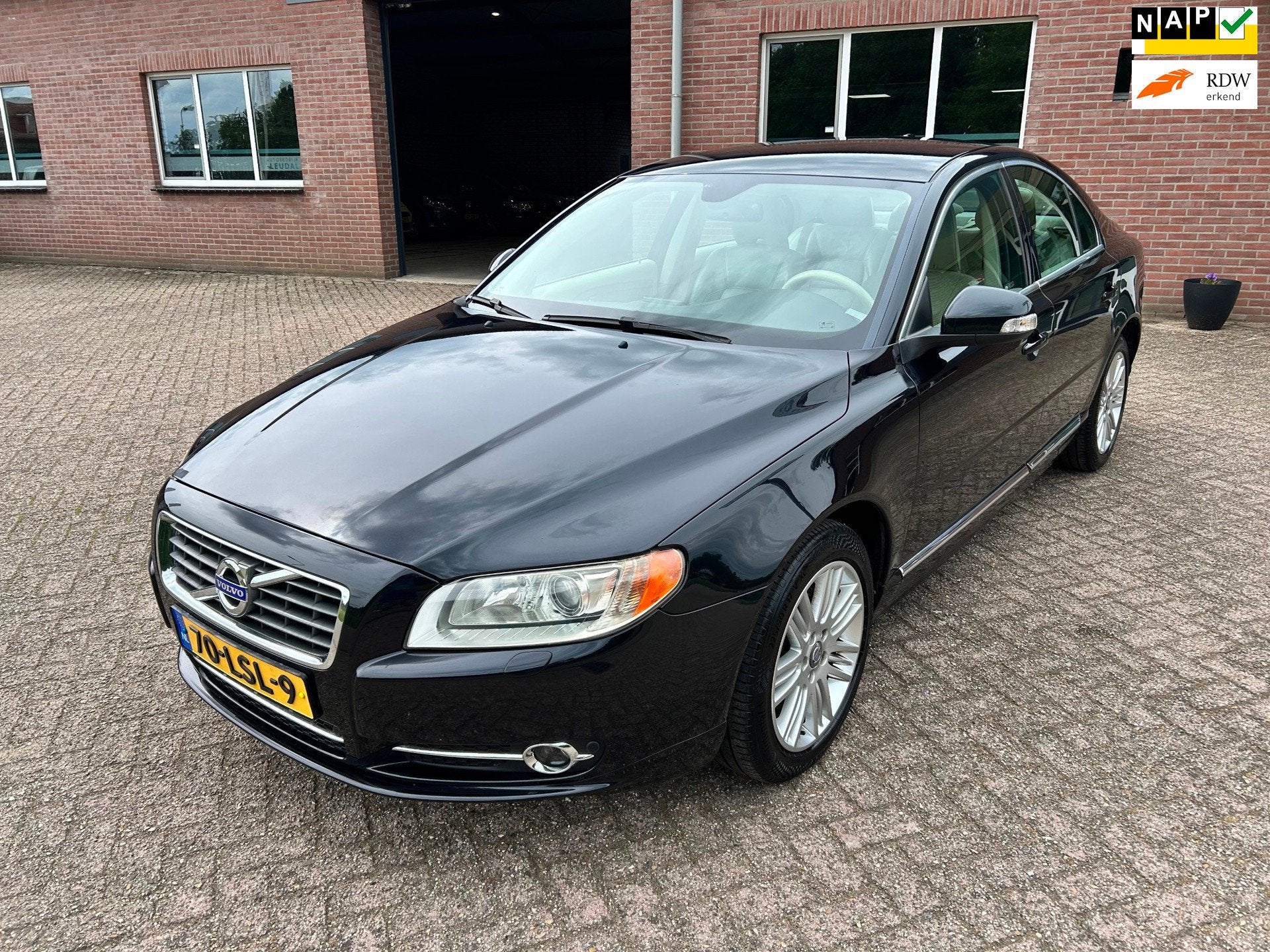 Volvo S80 2.0 T Limited Edition //Volvo dealer onderhouden, Auto's, Volvo, 4 cilinders, Zwart, Bedrijf, 1499 kg