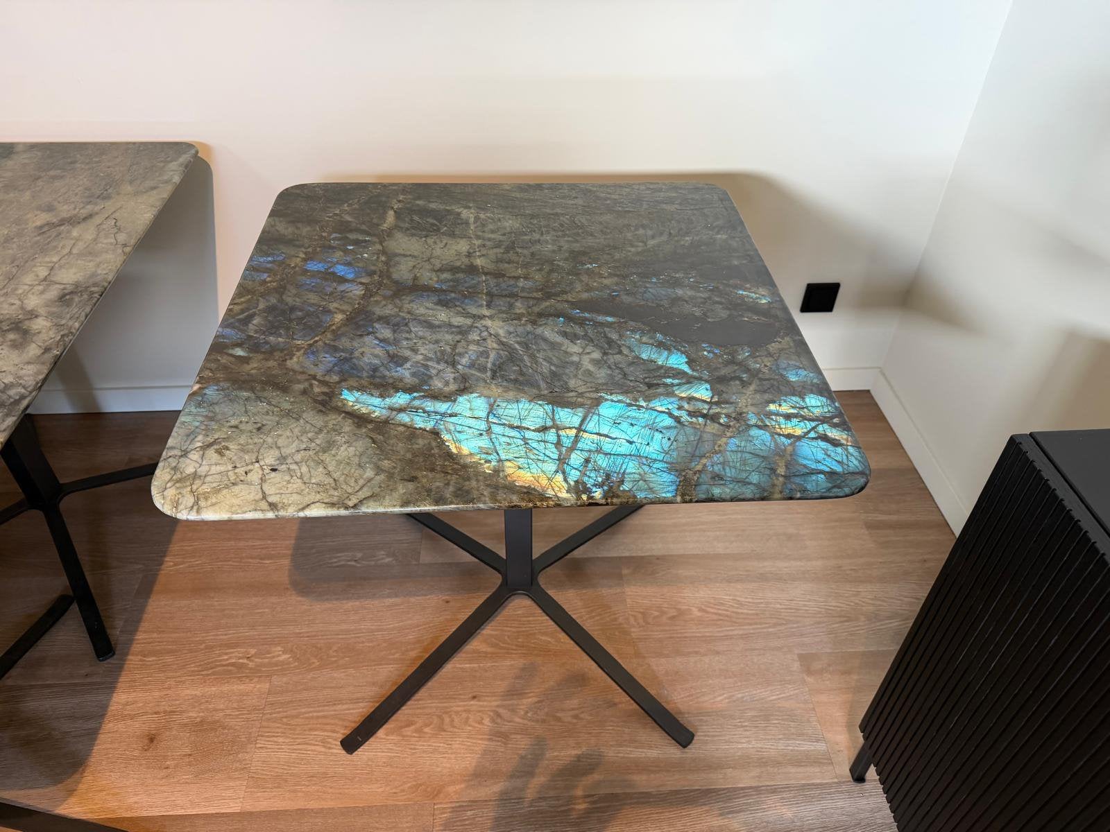 3 tafels Porcelanosa Altissima “Baobab Polished”, Ophalen, Overige materialen, 100 tot 150 cm, Nieuw