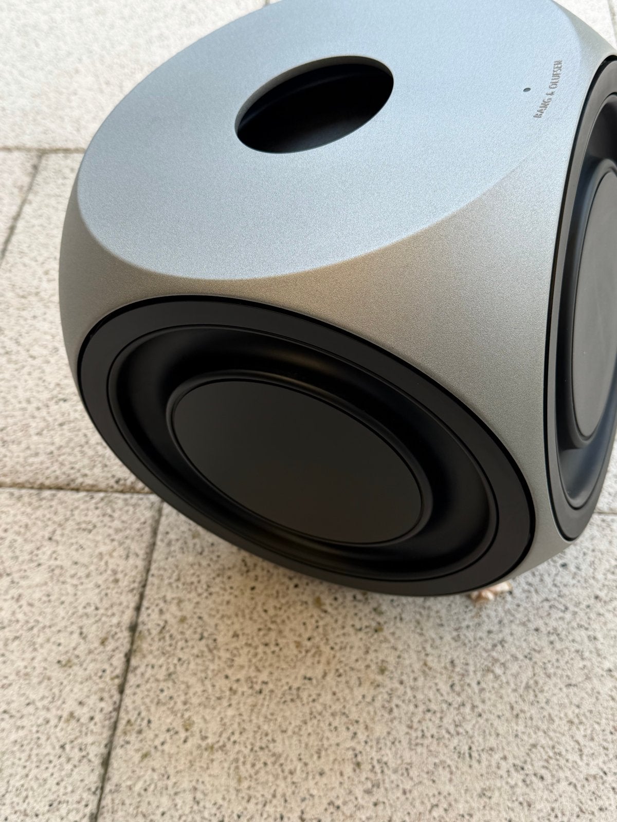 Bang & Olufsen BeoLab 2 Subwoofer - Zilver, 150 watt of meer, Gebruikt, Subwoofer, Ophalen of Verzenden