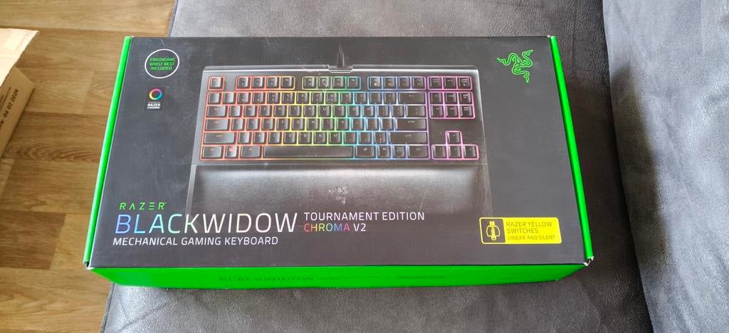 Razer Blackwidow TE Chroma V2 Yellow Switches, Computers en Software, Gaming toetsenbord, Ophalen of Verzenden, Zo goed als nieuw