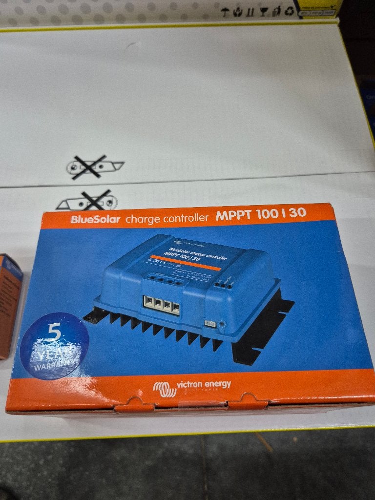 Victron BlueSolar MPPT 100/30 laadregelaar NIEUW, Caravans en Kamperen, Ophalen of Verzenden, Nieuw