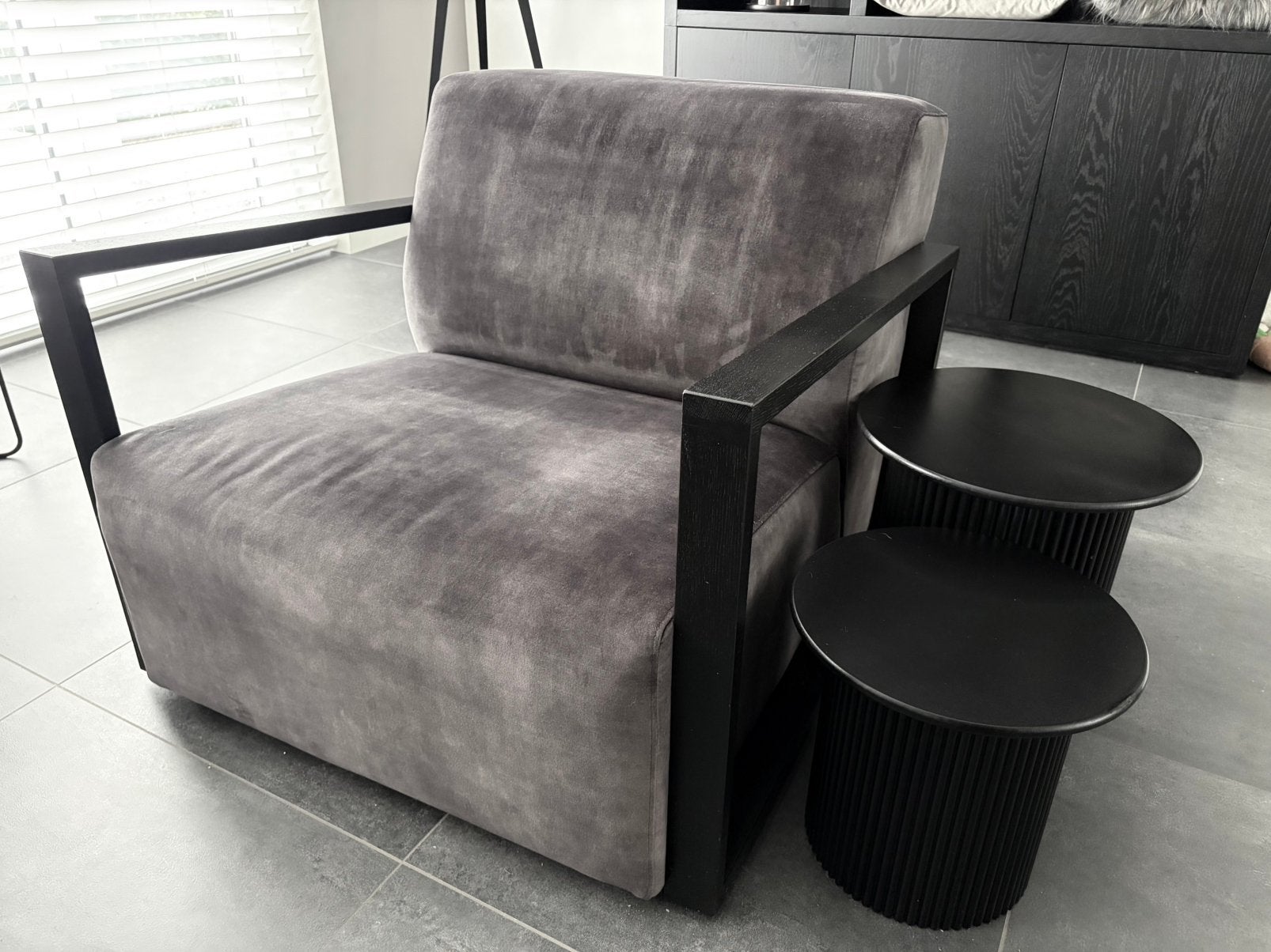 Fauteuil zwart eiken antraciet/grijs velours stof, Huis en Inrichting, Fauteuils, Ophalen, Gebruikt, 75 tot 100 cm, Stof