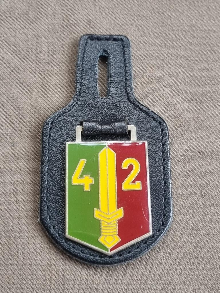 Borstzakhanger 42 Painfbat Limburgse Jagers, Ophalen of Verzenden, Landmacht, Nederland, Embleem of Badge