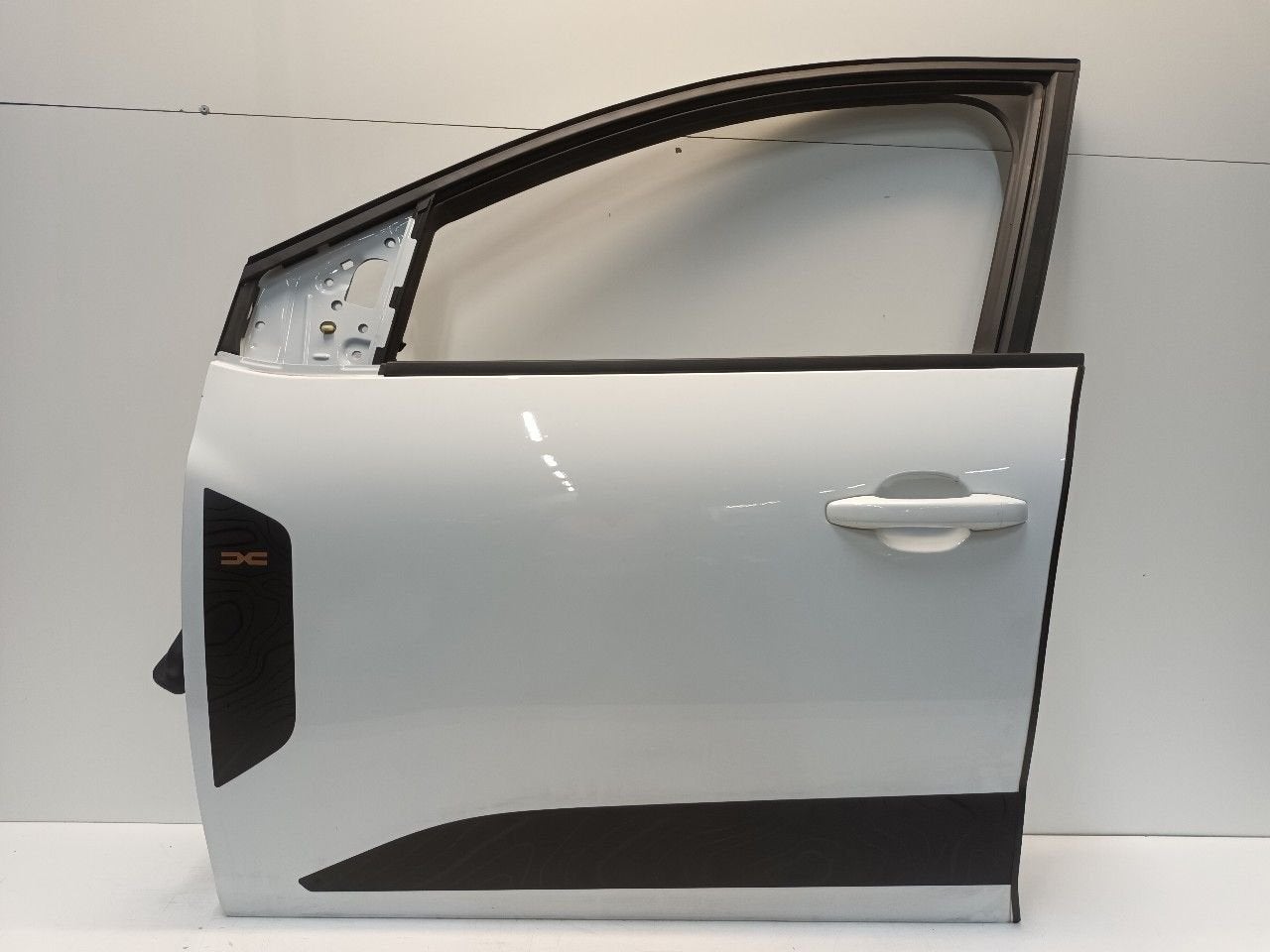 Portier links voor Dacia Sandero, Auto-onderdelen, Dacia, Onderdelen@venauto.nl, Van der Ven Autorecycling B.V., Gebruikt
