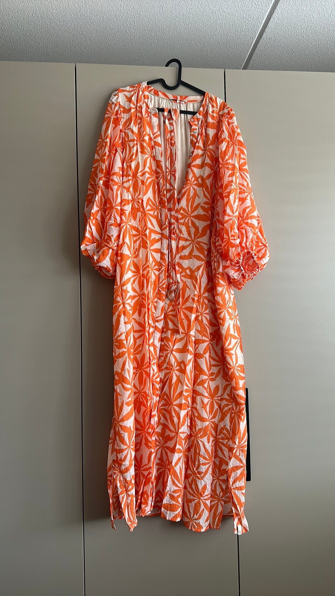 Nukus Jurk Oranje/Wit Bladprint Maat M, Kleding | Dames, Maat 42/44 (L), Oranje, Ophalen of Verzenden, Gedragen