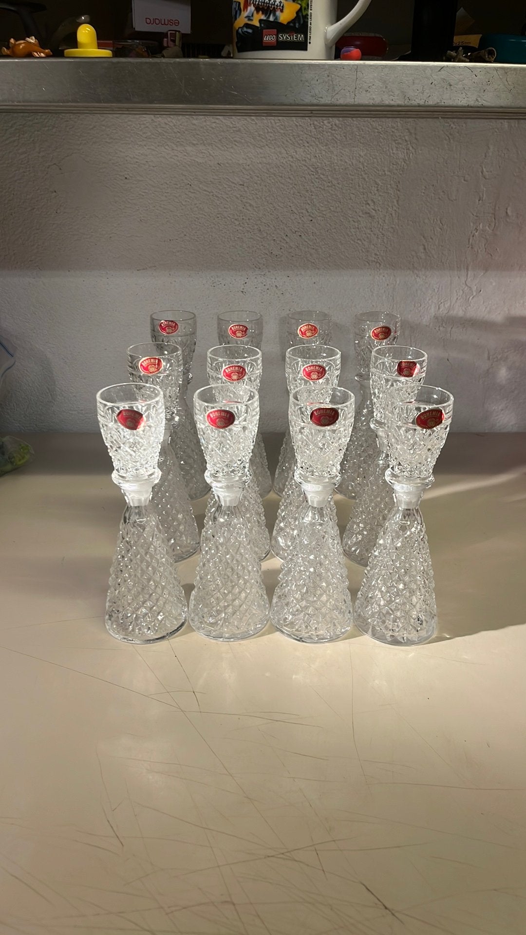 Bohemia Crystal met een borrelglaasje als stop, Ophalen of Verzenden, Zo goed als nieuw, Overige typen