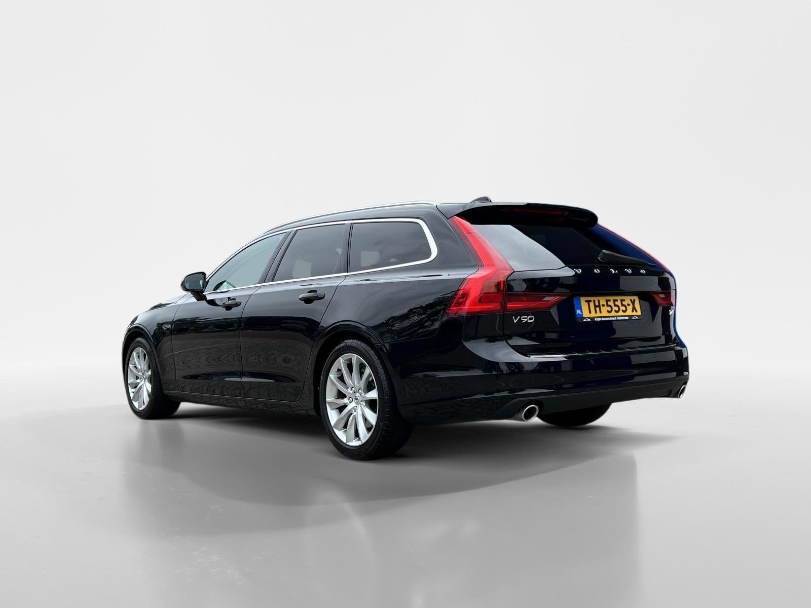 Volvo V90 2.0 T4 Momentum Automaat, 1969 cc, Leder en Stof, 14 km/l, 93 €/maand