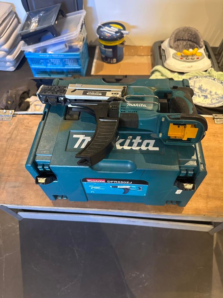 Makita DFR550ZJ gipsplaatschroefmachine, Ophalen, Gebruikt, Variabele snelheid, Boor- en Schroefmachine