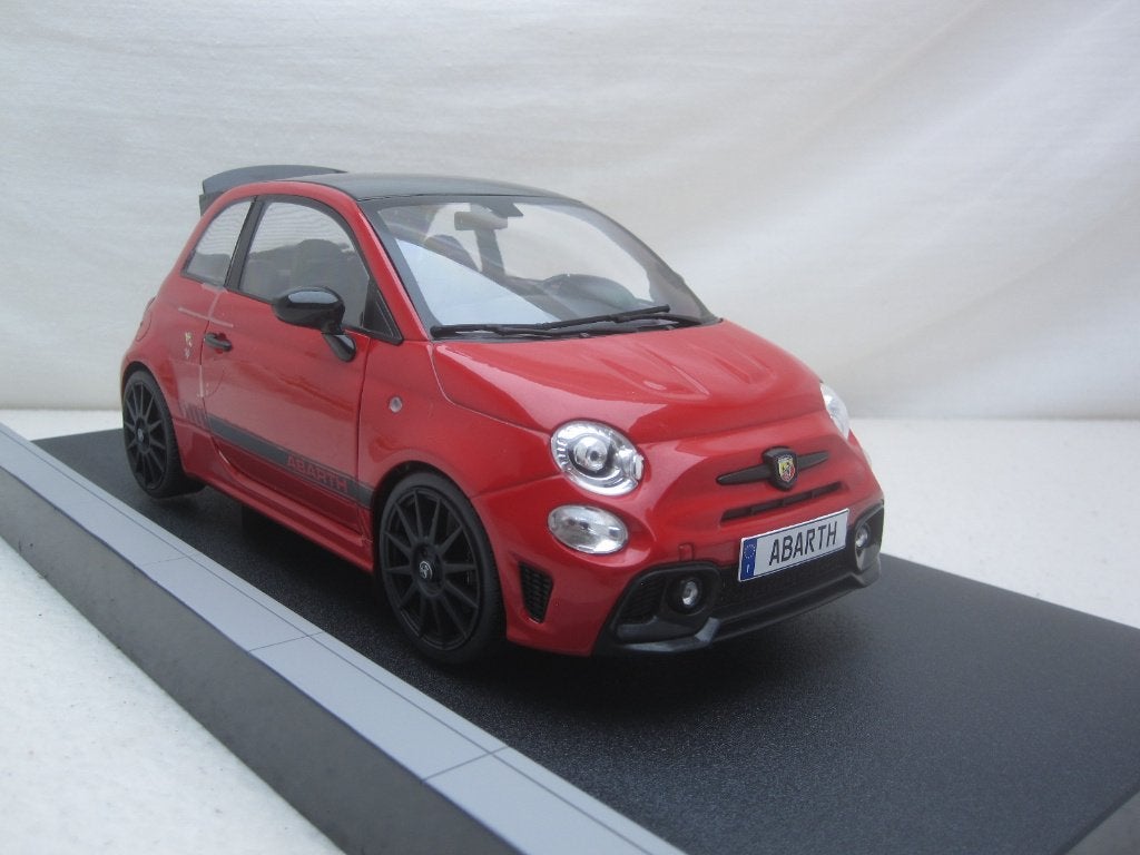 Fiat 500 / F595 Abarth 2023 Rood 1:18 Solido, Ophalen of Verzenden, Nieuw, Auto, Solido