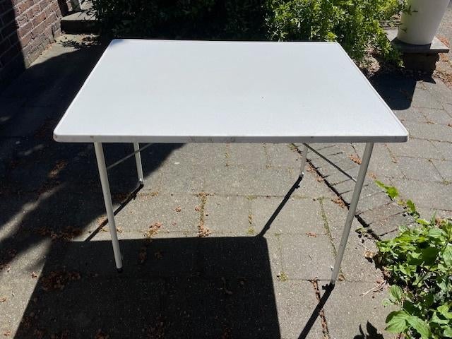 2 stuks kampeertafels, Caravans en Kamperen, Kampeermeubelen, Zo goed als nieuw, Campingtafel, Ophalen