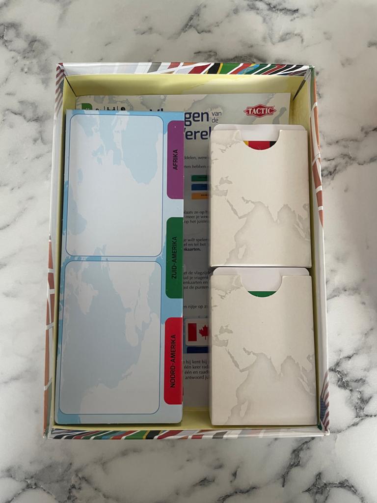 Vlaggen van de Wereld - Educatief Spel Tactic, Ophalen of Verzenden, Zo goed als nieuw
