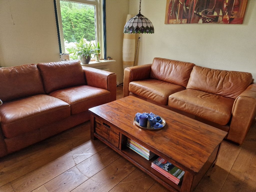 Leren bankstel en salontafel, Huis en Inrichting, Ophalen, Gebruikt, 75 tot 100 cm, Rechte bank