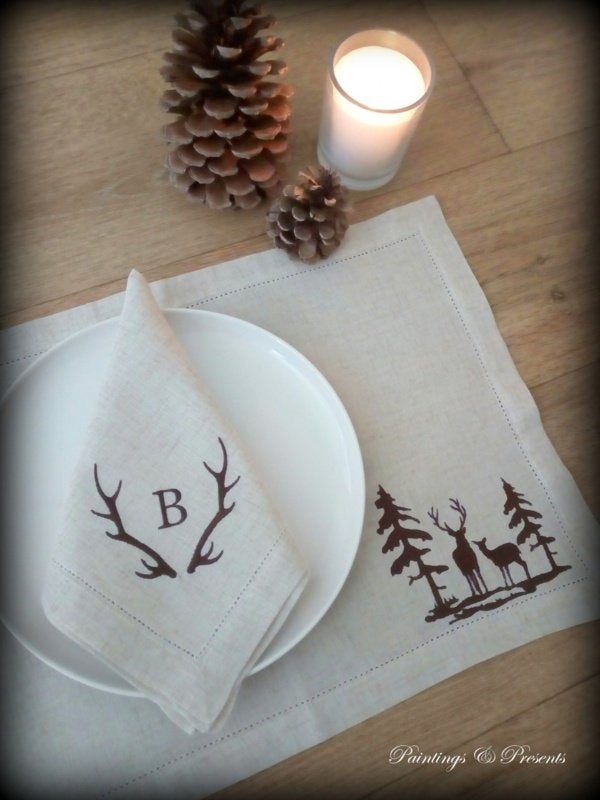 Geborduurd placemat (en/of servet) linnen herfst of winter, Huis en Inrichting, Linnen, Beige, Handgemaakt, Nieuw
