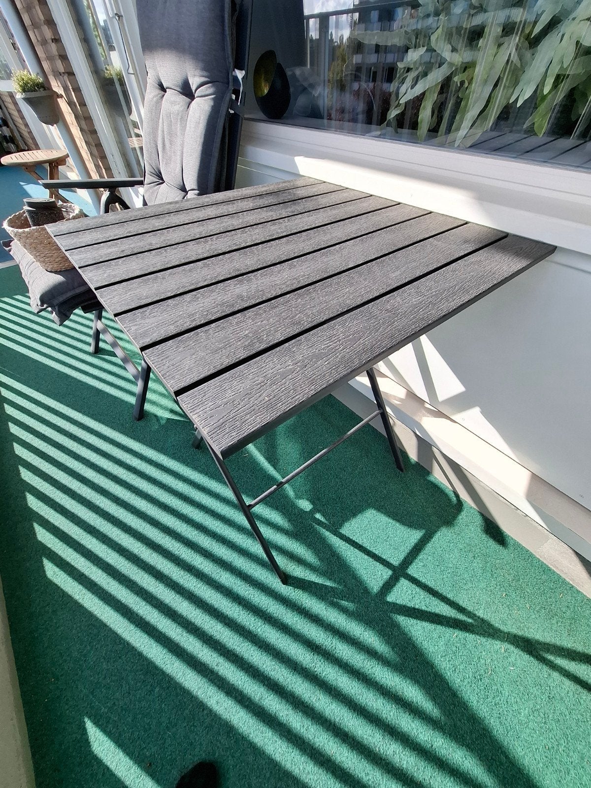 Compacte balkon/tuin tafel, Tuin en Terras, Ophalen, Zo goed als nieuw, Rechthoekig, Metaal