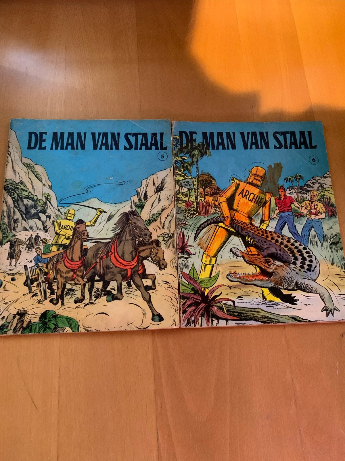 De Man van Staal - Archie, nummers 5 en 6, Meerdere stripboeken, Ophalen, Gelezen