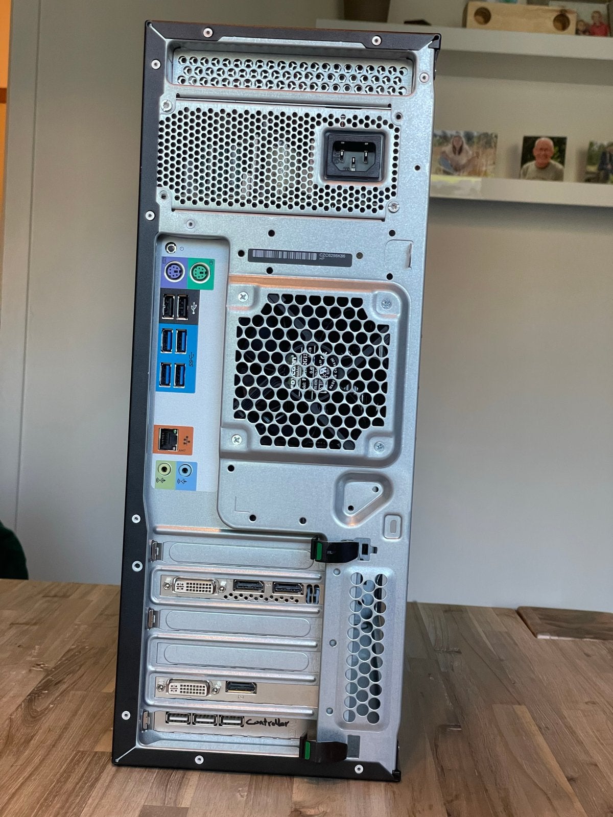 2x HP Z440 waarvan 1 met defecte voeding, Computers en Software, Desktop Pc's, Gebruikt, 3 tot 4 Ghz, SSD, 64 GB of meer, Met videokaart