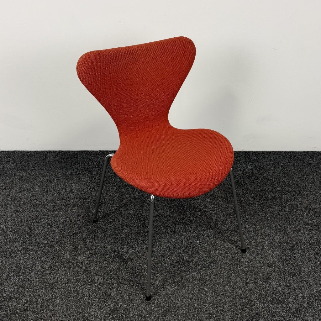Fritz Hansen Vlinderstoel - Rood 26282, Huis en Inrichting, Stoelen, Ophalen, Gebruikt, Stof, Eén