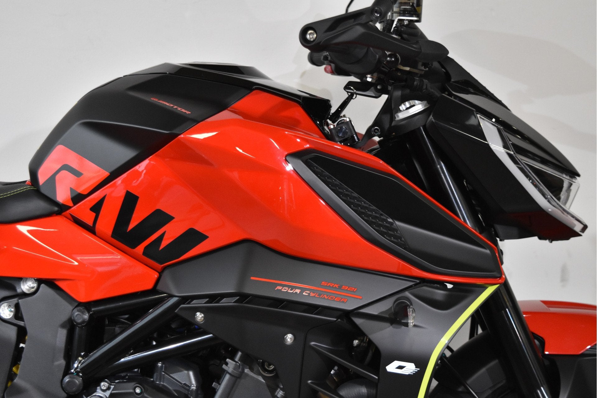 QJMOTOR SRK 921 (bj 2026), Bedrijf, Meer dan 35 kW, Overig, Peter@motoportalmere.nl