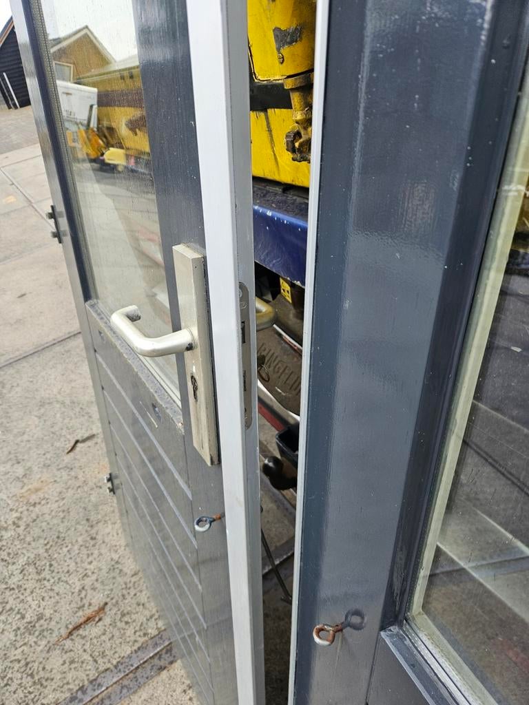 Dubbele hardhouten deuren met goede sluitingen, Ophalen, Gebruikt, 120 cm of meer, Buitendeur