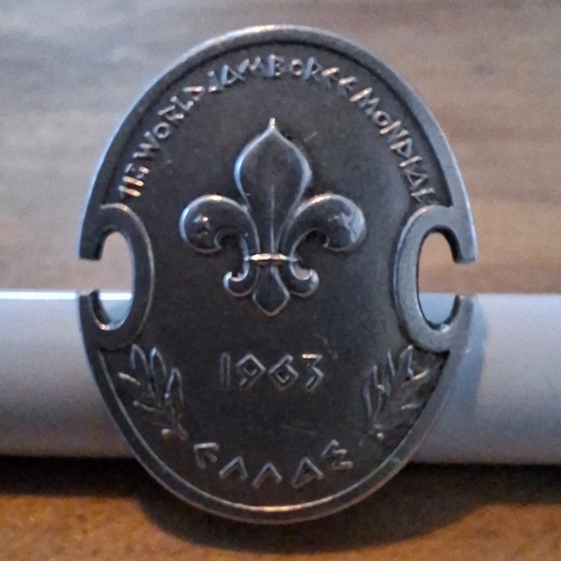11de Wereld Jamboree 1963 manchetknoop, Verzamelen, Ophalen of Verzenden, Gebruikt, Embleem, Speld of Insigne