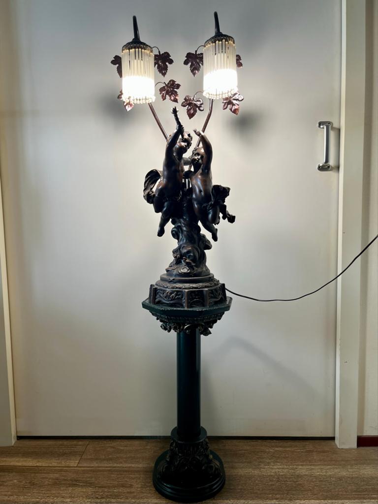 Antieke bronslook lamp op sokkel engelen, Antiek en Kunst, Antiek | Lampen, Ophalen