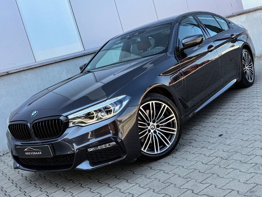 BMW 5-serie 530e iPerformance M-sport High Executive H&K Hud, Auto's, BMW, Automaat, 1998 cc, Achterwielaandrijving, Gebruikt