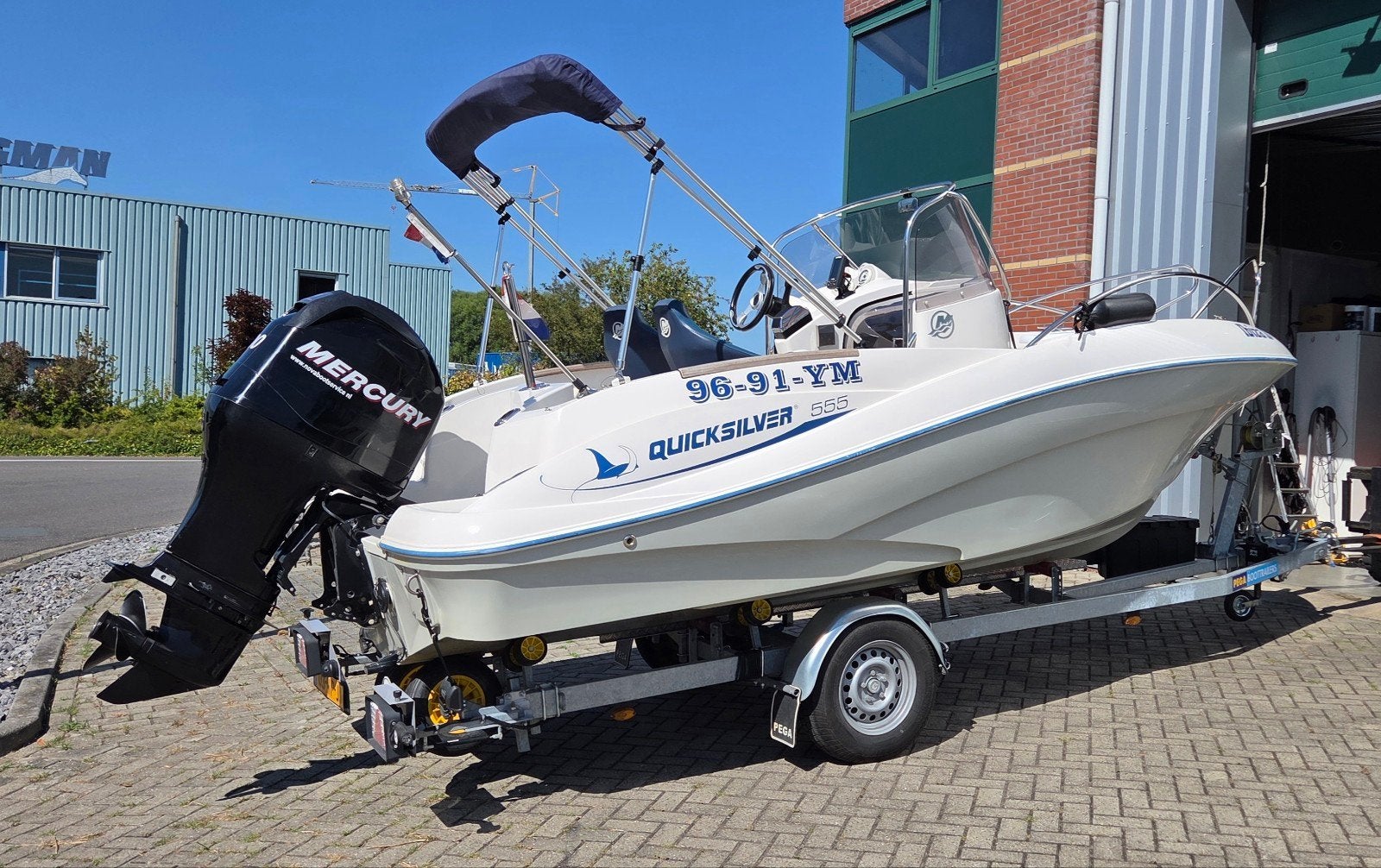 Quicksilver 555 met Mercury 100pk en Pega boottrailer, Ophalen, Zo goed als nieuw, Quicksilver